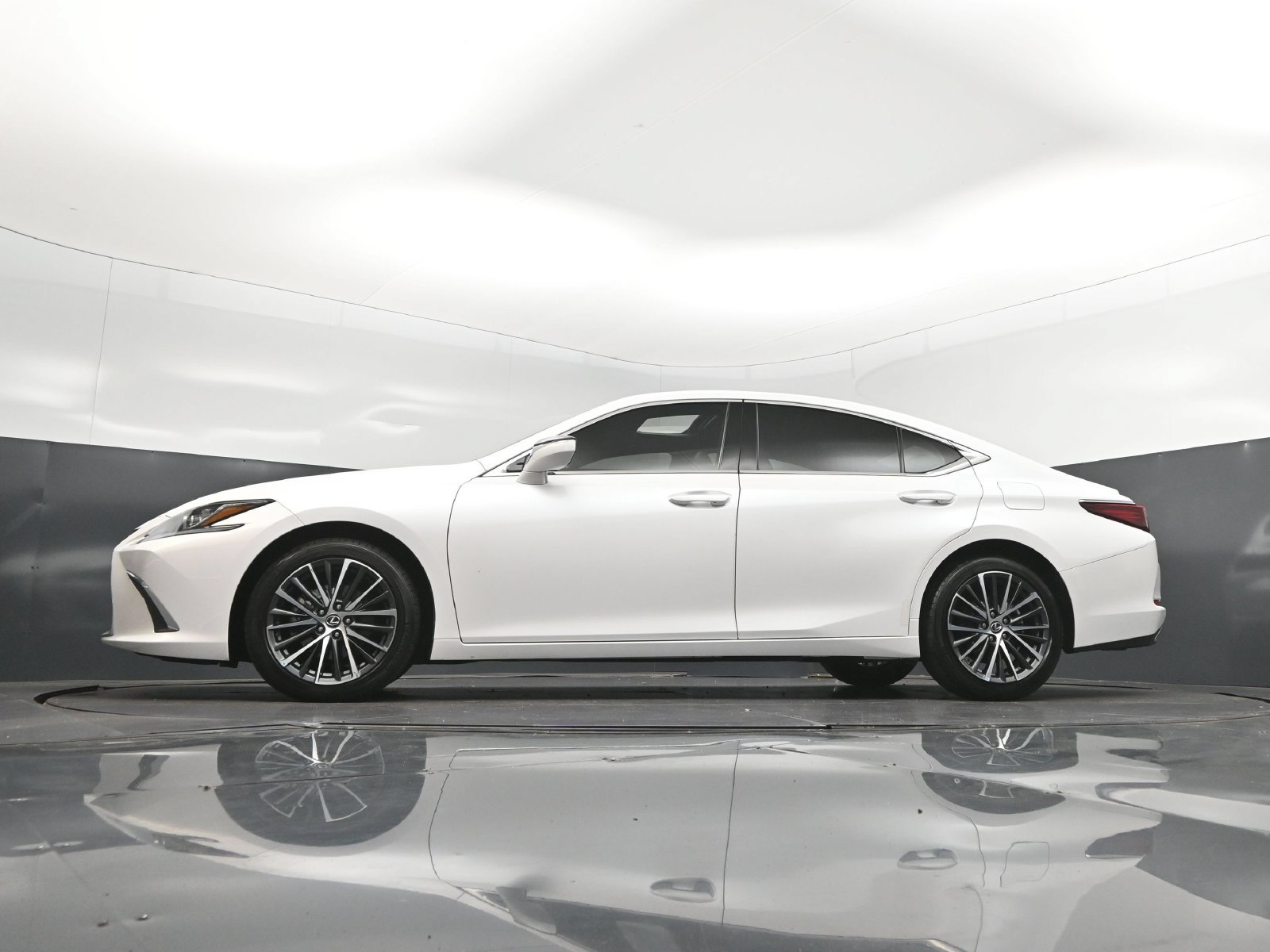 Certified Used 2024 White Lexus 350 image 39