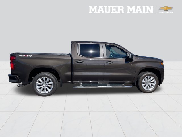 Used 2021 OXFORD BROWN METALLIC Chevrolet Custom image 6