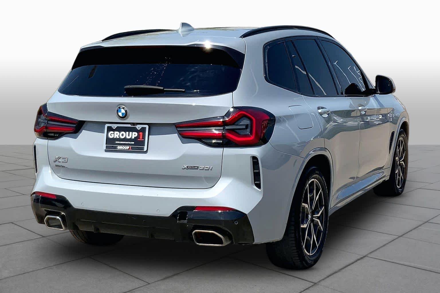 Used 2022 Brooklyn Grey Metallic BMW xDrive30i image 12