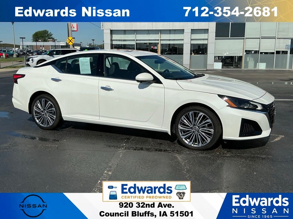 Used 2023 White Nissan 2.5 SL image 1