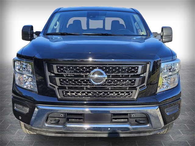 2022 Nissan Titan SV photo 2