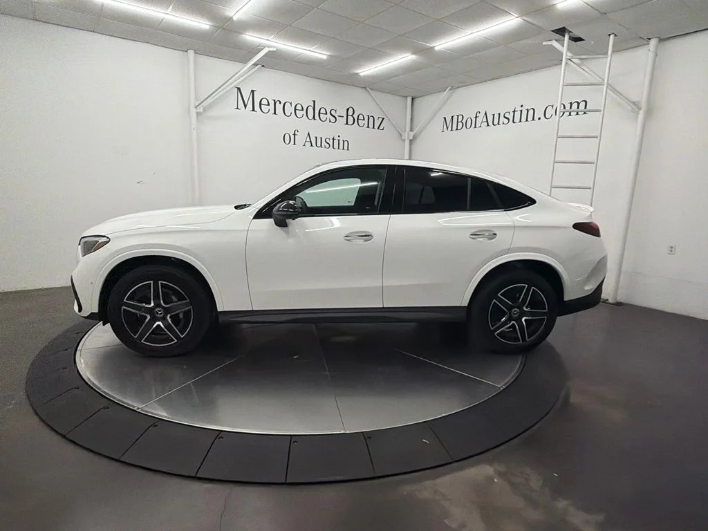 New 2027 White Mercedes-Benz GLC 300 image 4