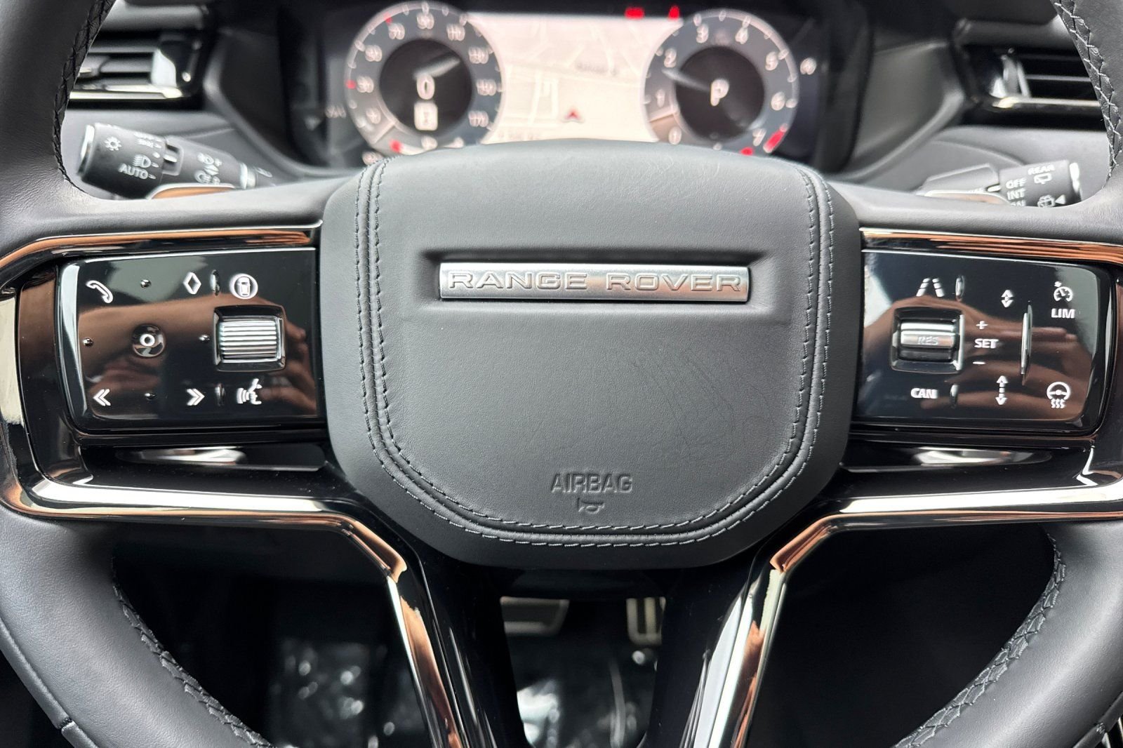 Certified Used 2026 White Land Rover Dynamic SE image 27