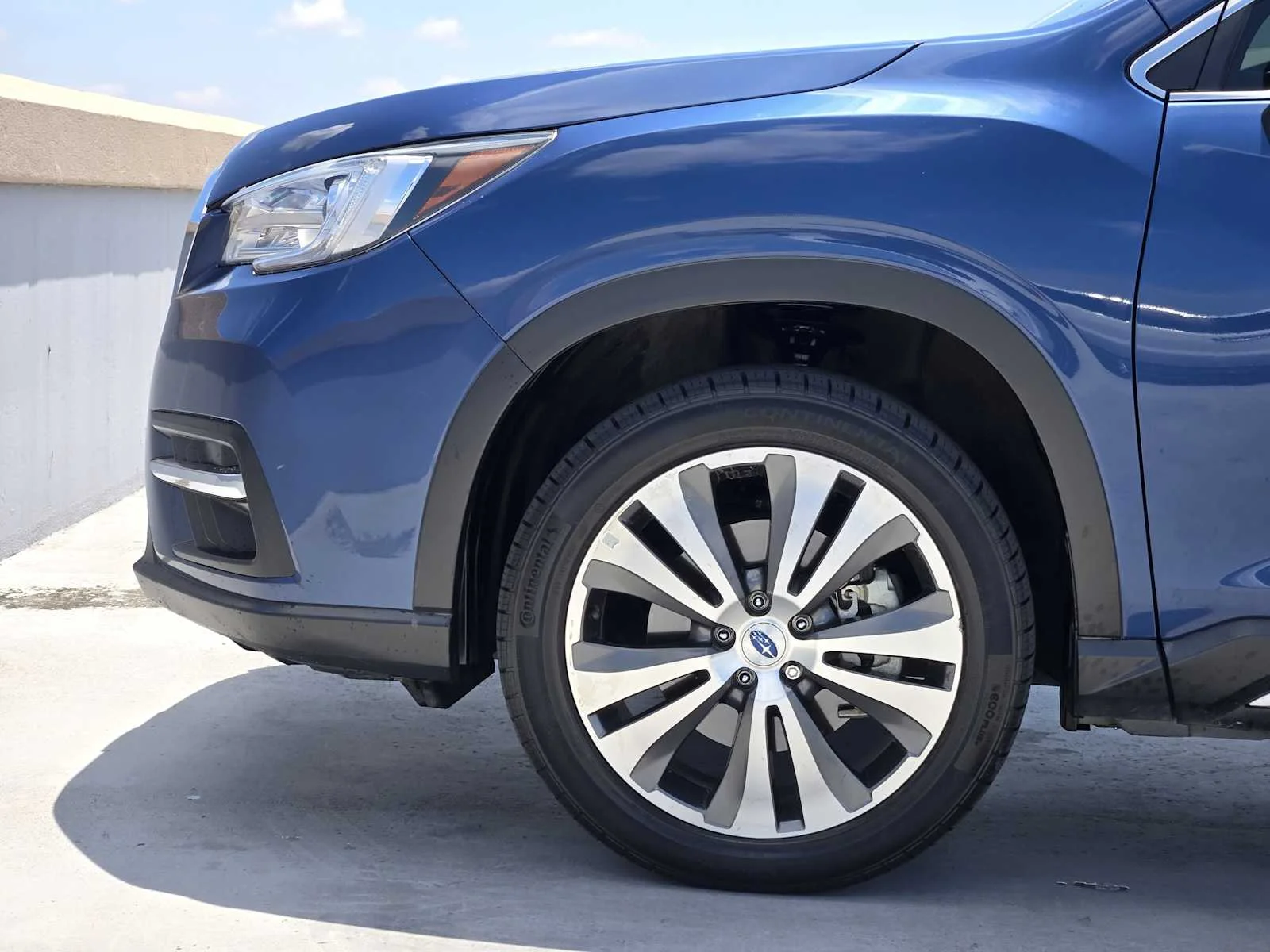 Used 2020 Abyss Blue Pearl Subaru Limited image 9