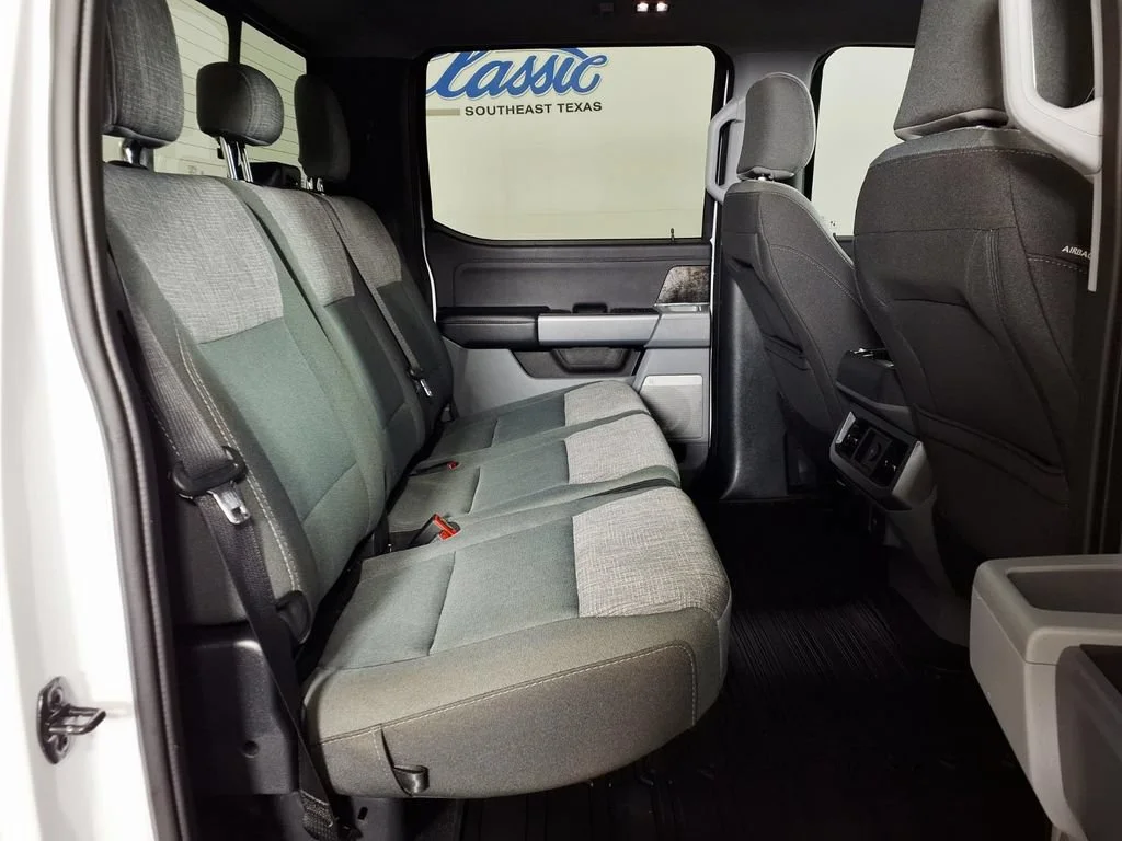 Used 2024 Oxford White Ford XL image 10