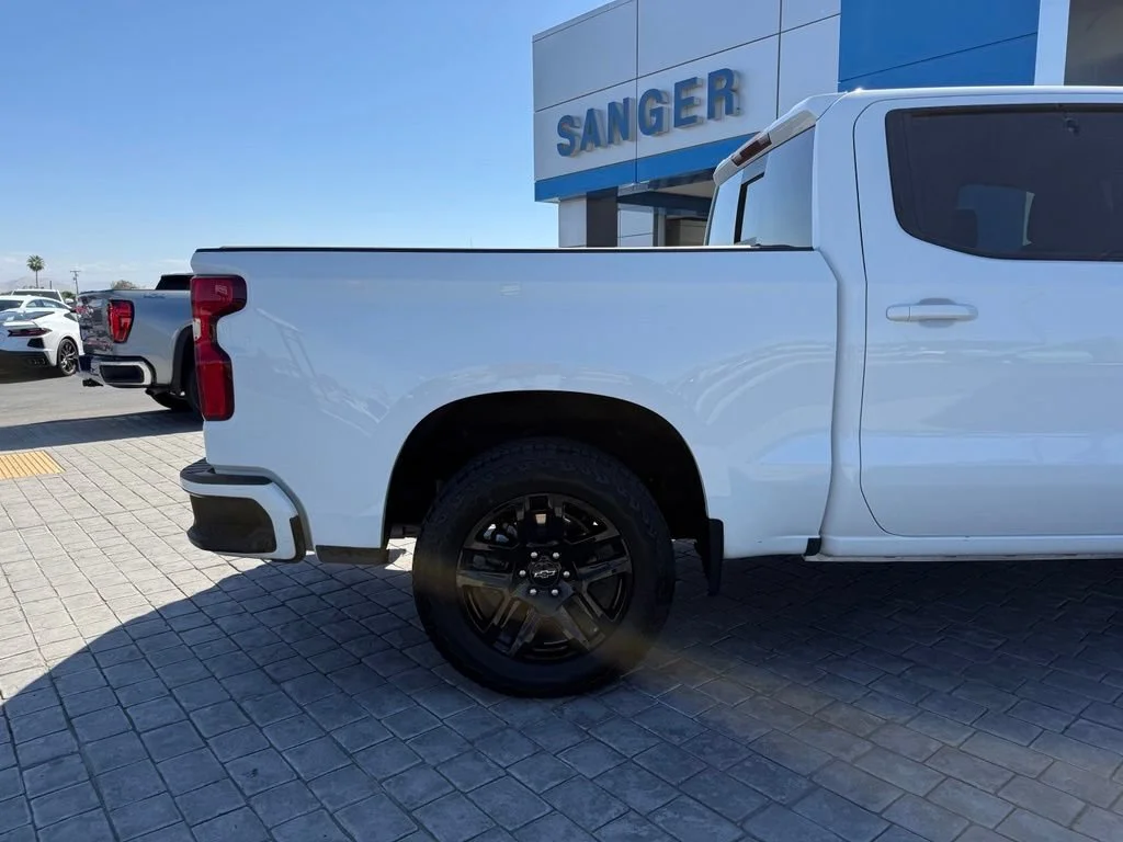 Used 2025 Summit White Chevrolet RST image 11