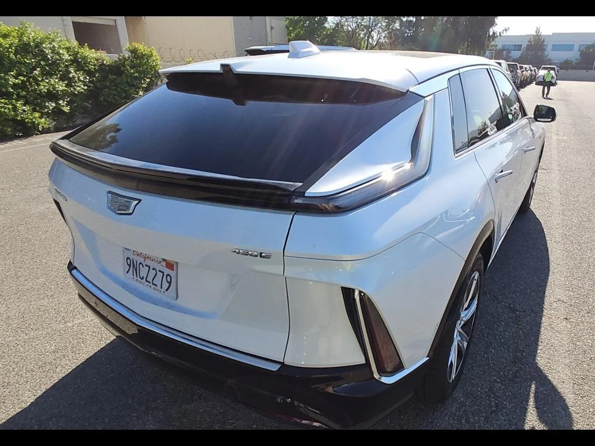 Used 2024 Crystal White Tricoat Cadillac Tech image 22