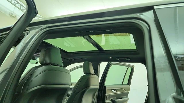 New 2026 Baltic Gray Metallic Clearcoat Jeep Limited image 18