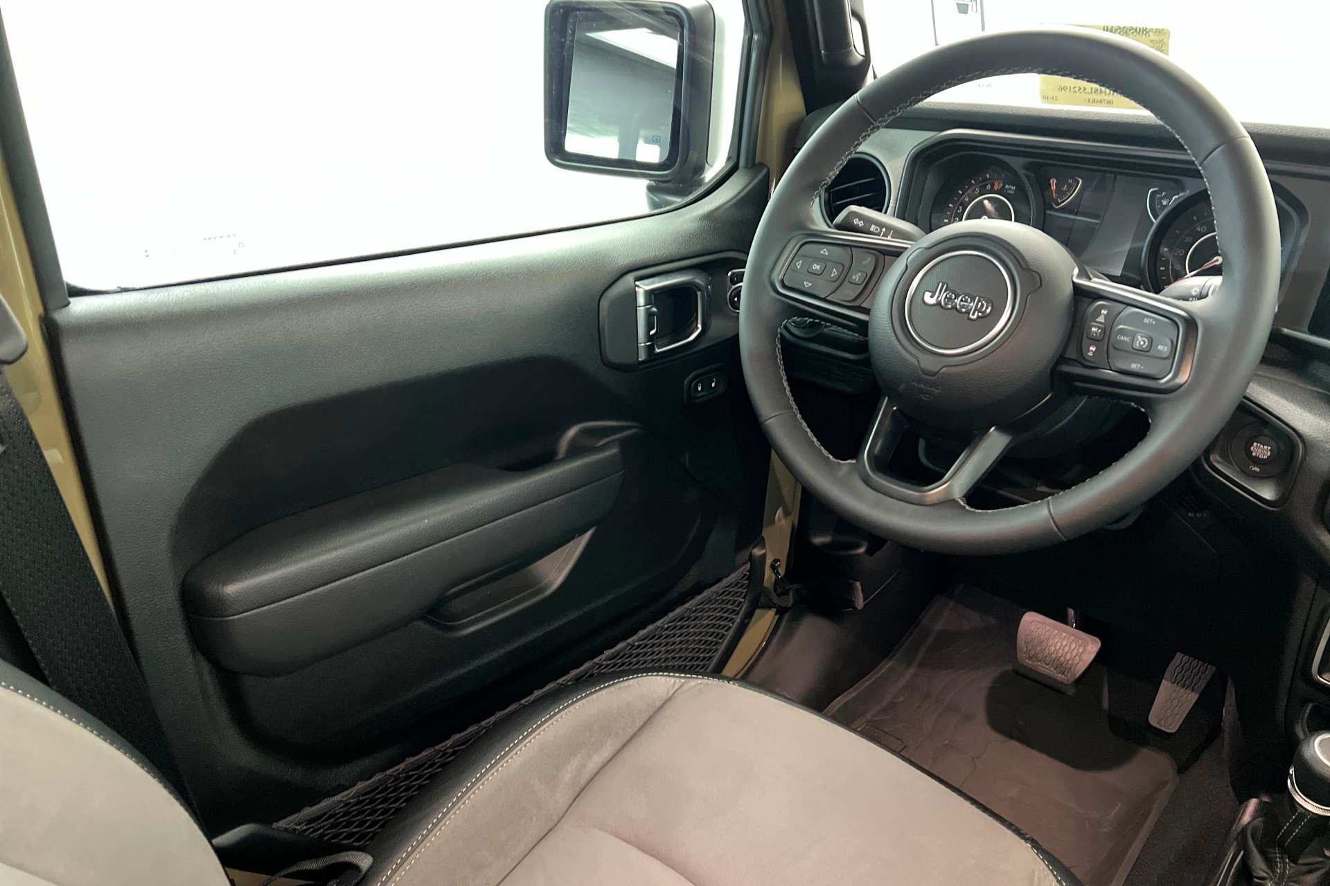 New 2025 41 Exterior Paint Jeep Sport S image 12