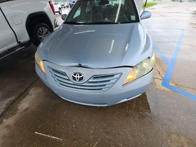 Used 2007 Blue Toyota LE image 2