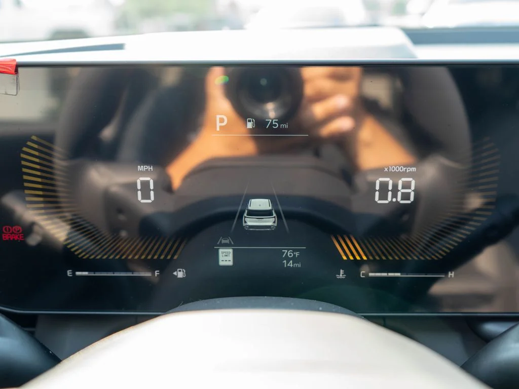 New 2027 Brown Kia X-Line S image 24
