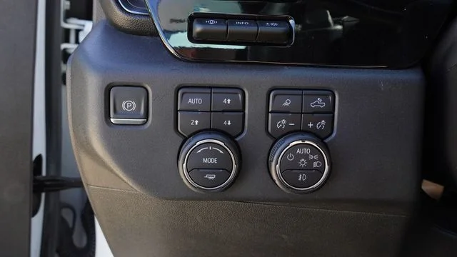 Used 2024 White Chevrolet ZR2 image 23