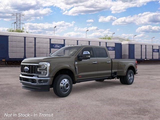 2026 Ford Super Duty F-450 DRW LARIAT