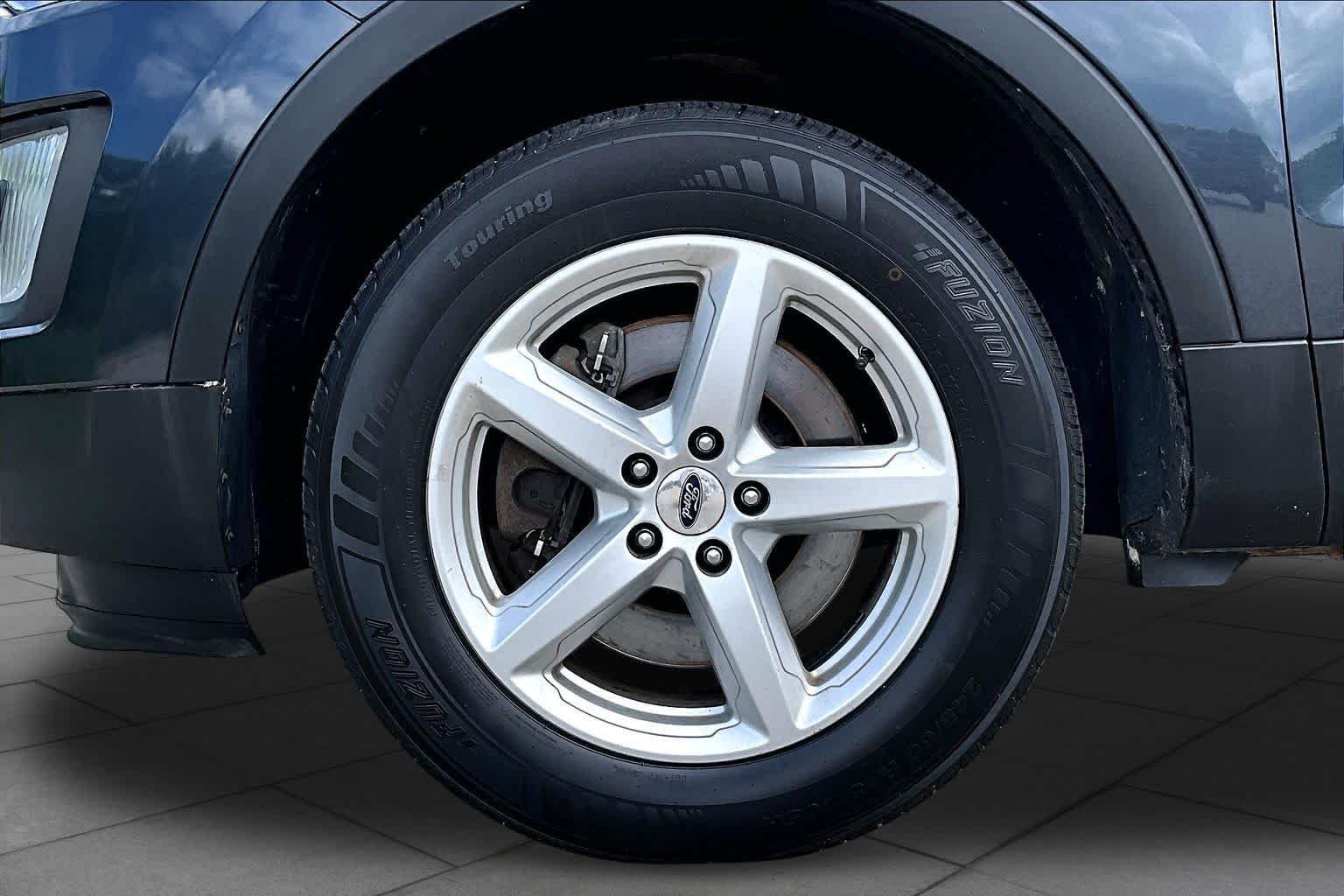 Used 2017 Smoke Quartz Metallic Tinted Clearcoat Ford XLT image 11
