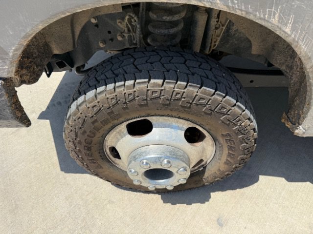 Used 2022 Gray Ford XL image 9