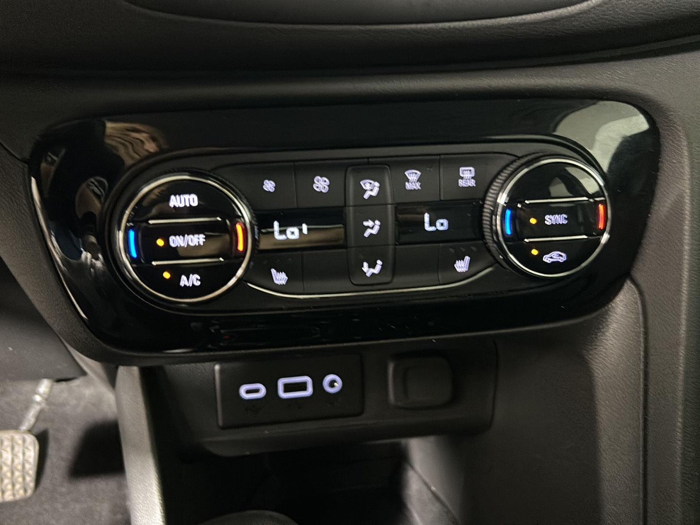 Used 2023 Cinnabar Metallic Buick Select image 19