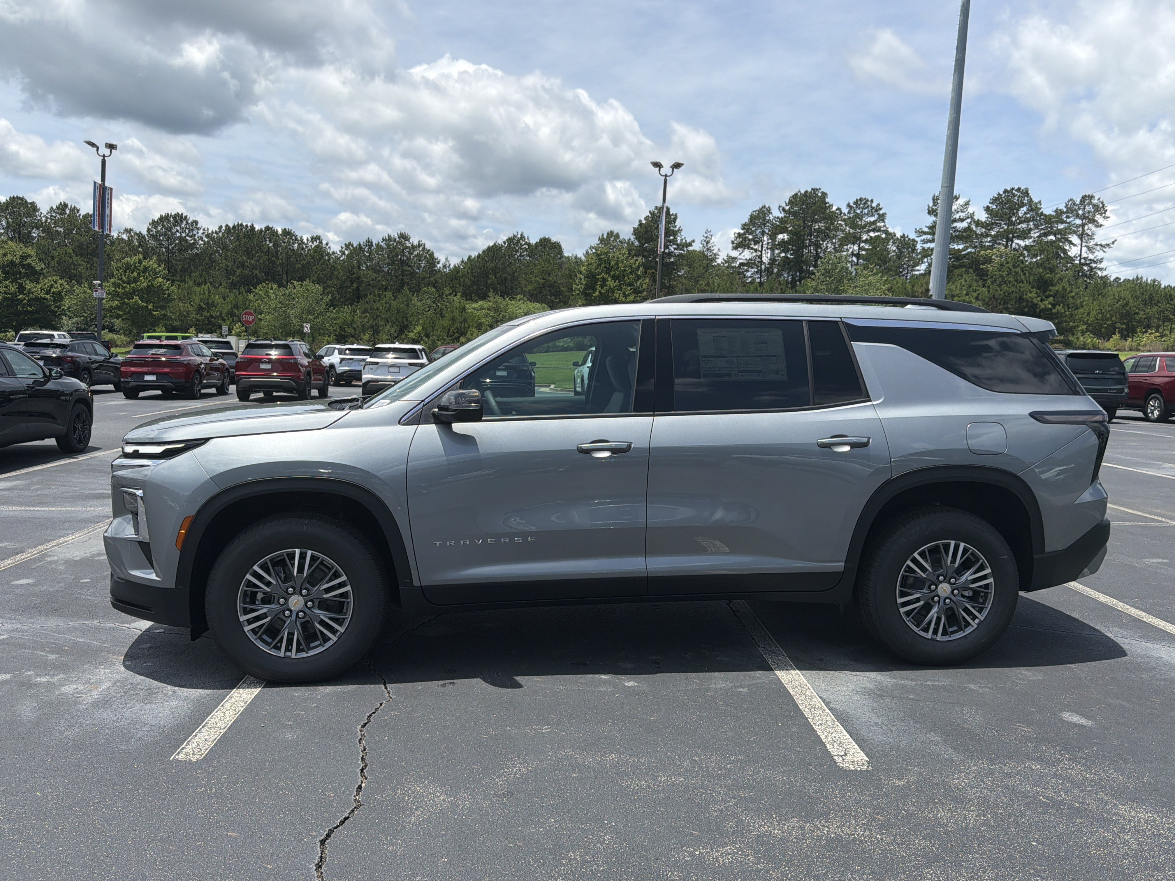 2026 Chevrolet Traverse LT - Photo 8