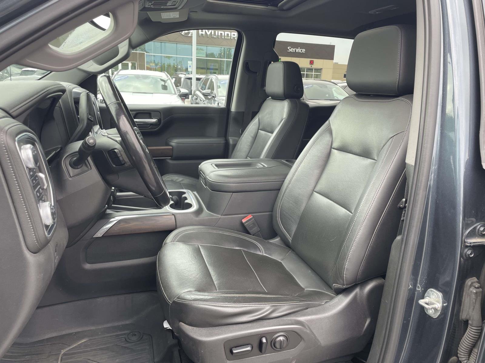 Used 2020 Dark Sky Metallic GMC SLT image 9
