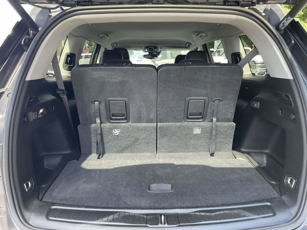 Used 2022 Gray Jeep Limited image 42