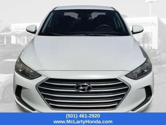 Used 2018 Quartz White Pearl Hyundai SE image 5