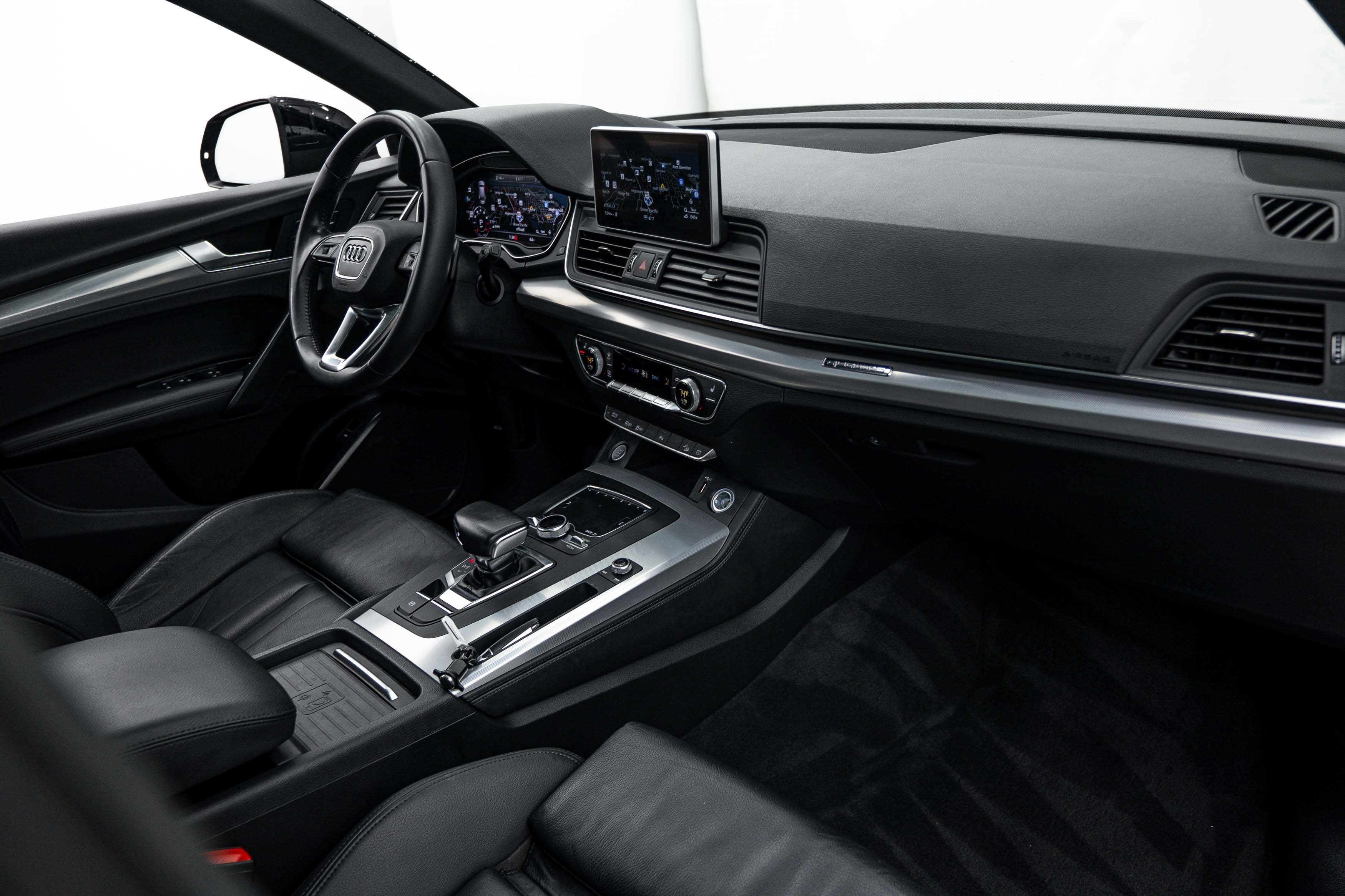 Used 2020 Mythos Black Metallic Audi Titanium Premium Plus image 8