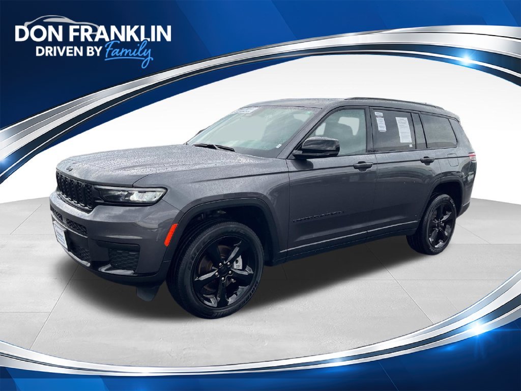 Used 2023 Gray Jeep Altitude image 1