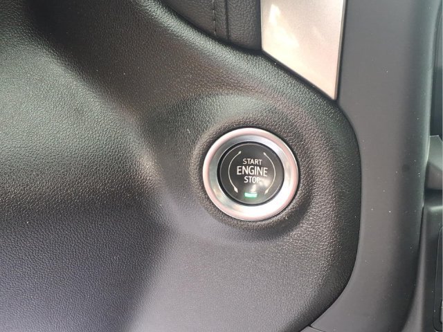 Used 2022 IRIDESCENT PEARL TRICOAT Chevrolet LT Trail Boss image 10