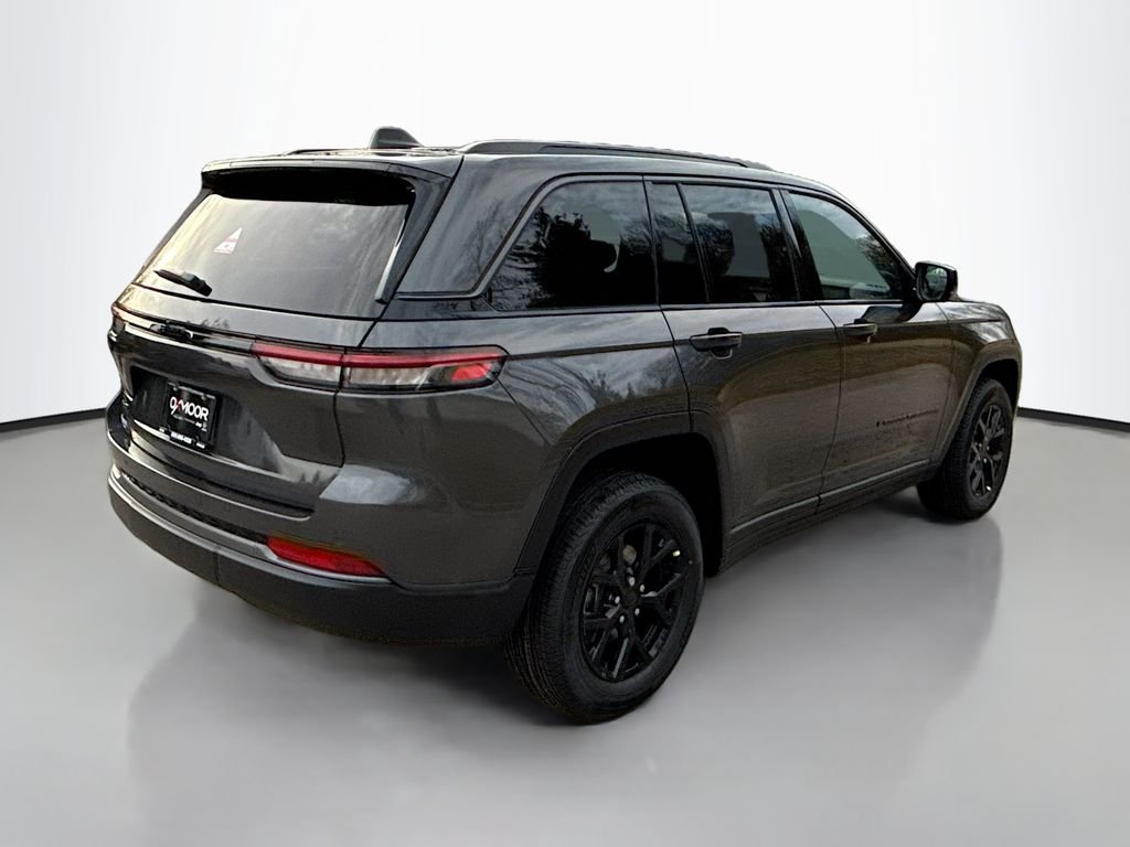 New 2026 Baltic Gray Metallic Clear-Coat Exterior Paint Jeep Laredo Altitude image 4