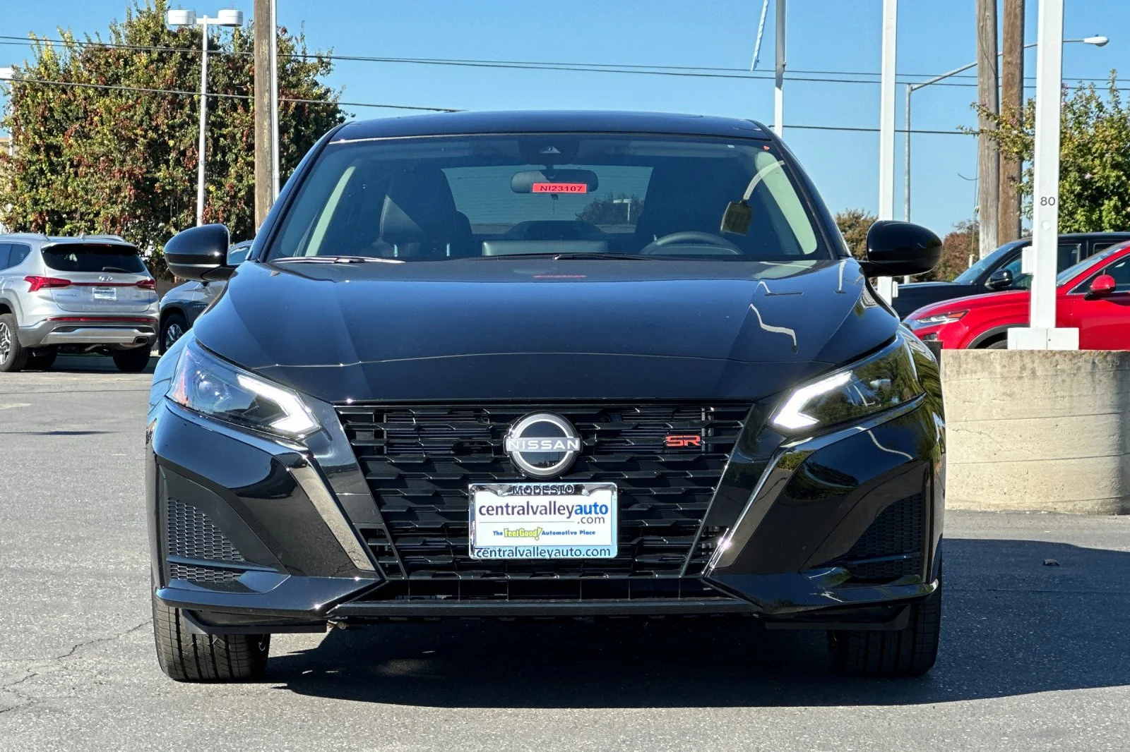 2025 Nissan Altima SR - Photo 9