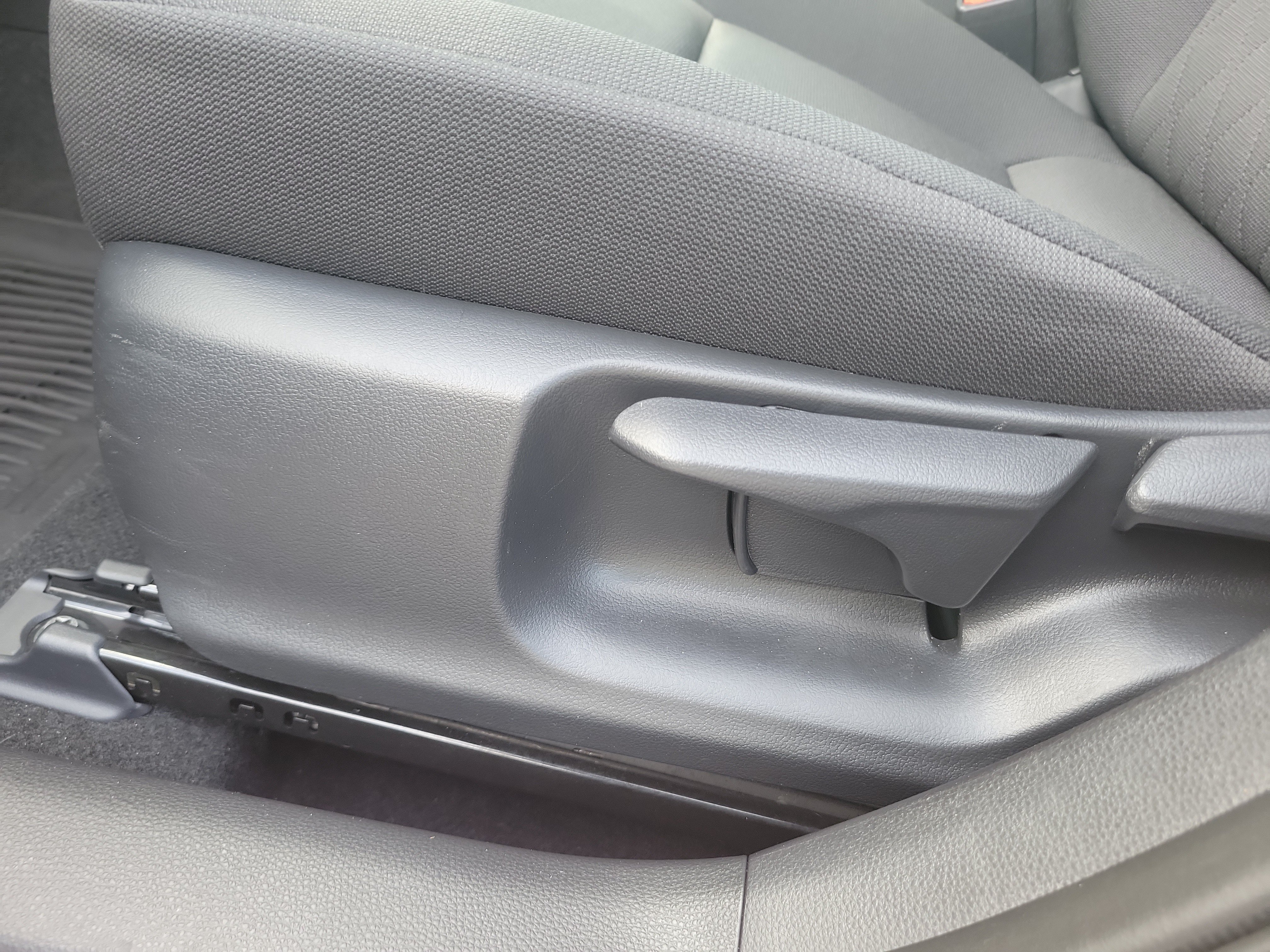 Used 2025 Pearl Toyota LE image 19