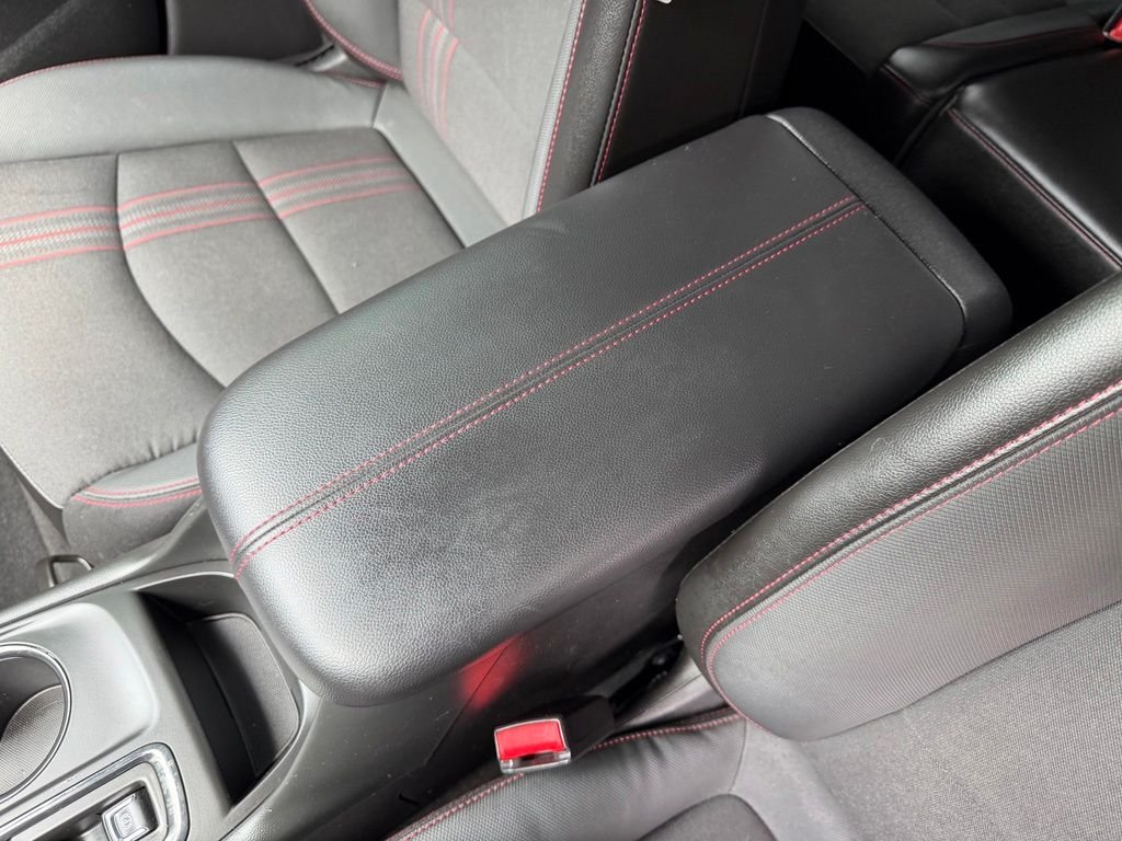 Used 2022 Summit White Chevrolet RS image 25