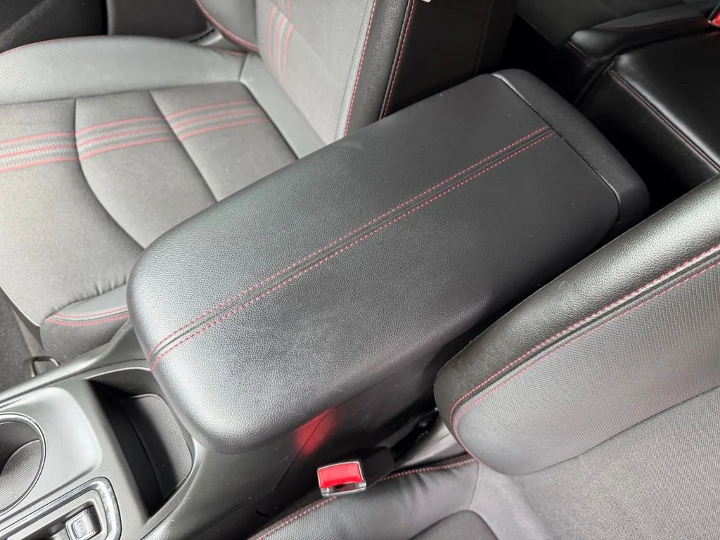 Used 2022 Summit White Chevrolet RS image 25