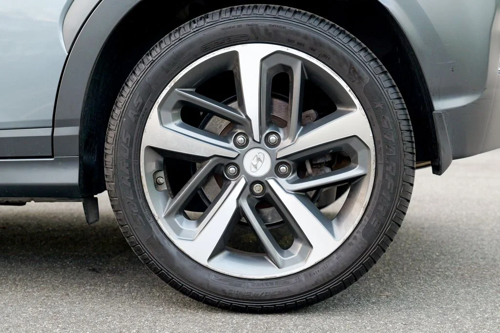 Used 2019 Sonic Silver Hyundai Limited image 14