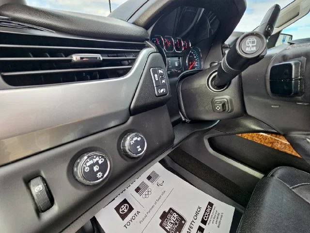 Used 2018 Silver Ice Metallic Chevrolet Premier image 11