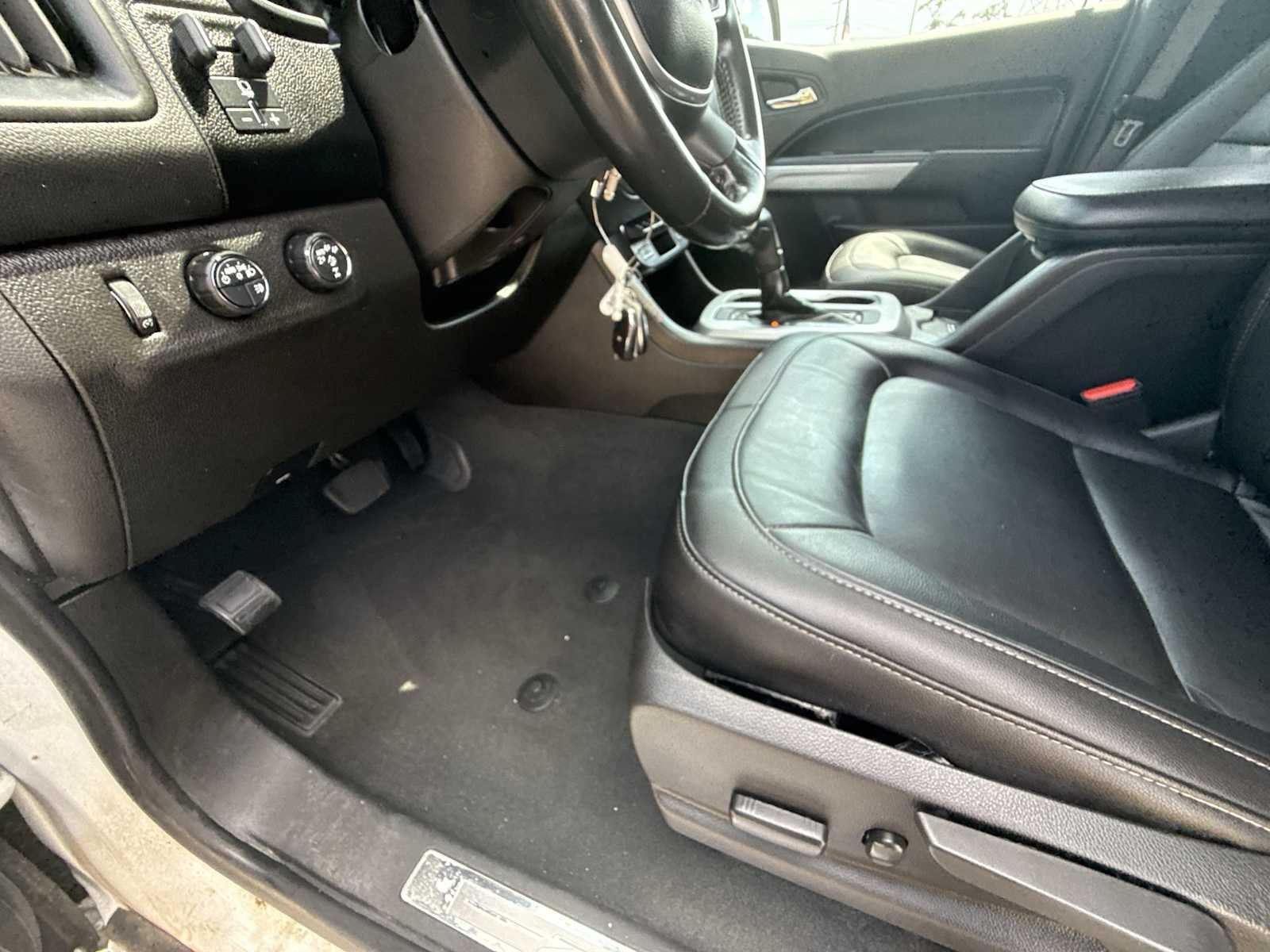 Certified Used 2019 SUMMIT WHITE Chevrolet 4WD ZR2 image 32