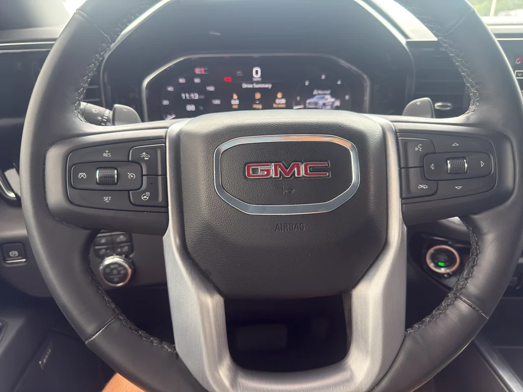 Used 2025 Onyx Black GMC SLT image 16
