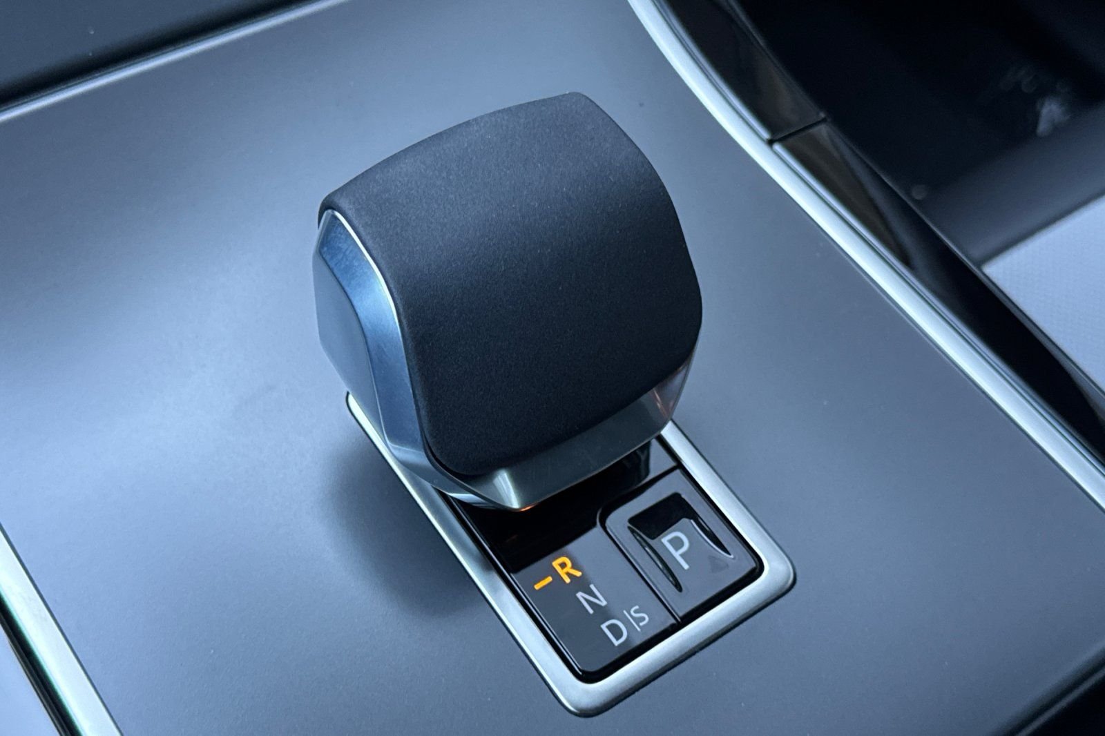 New 2026 Fuji White Land Rover S image 24