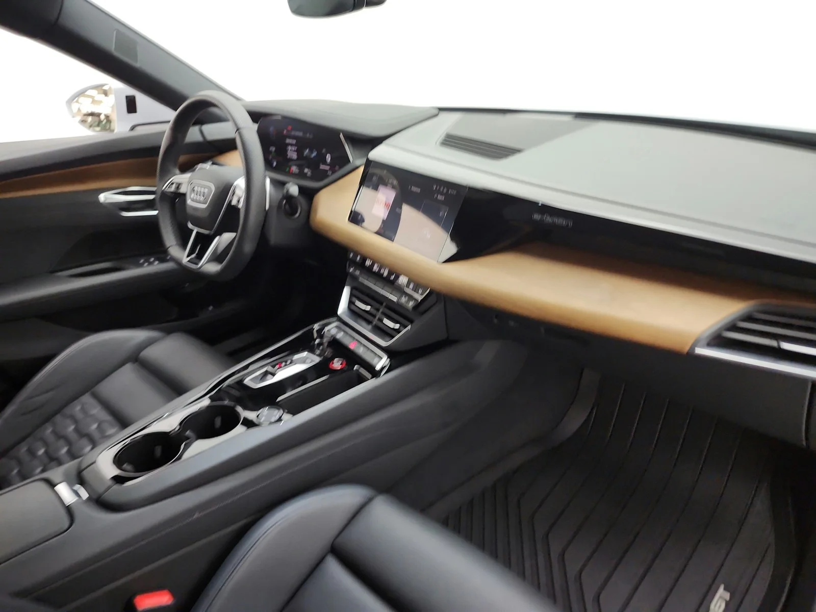 Used 2023 Suzuka Gray Metallic Audi quattro image 20