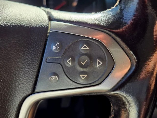 Used 2020 Silver Chevrolet LT image 27