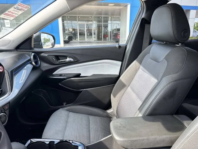 Used 2025 Black Chevrolet LT image 27