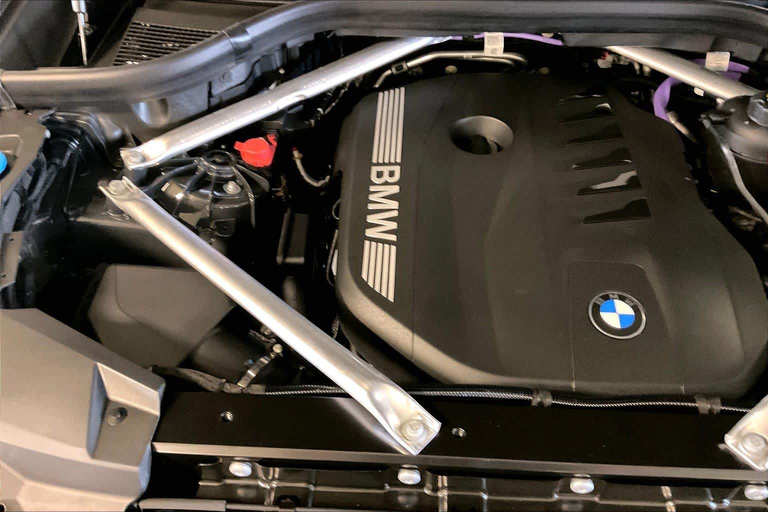 New 2026 Dravit Grey Metallic BMW xDrive40i image 17