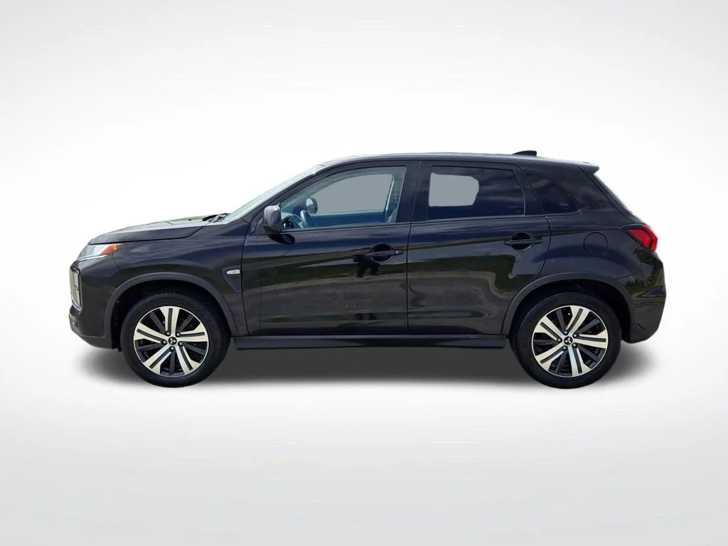Used 2020 Black Mitsubishi 2.0 ES image 7