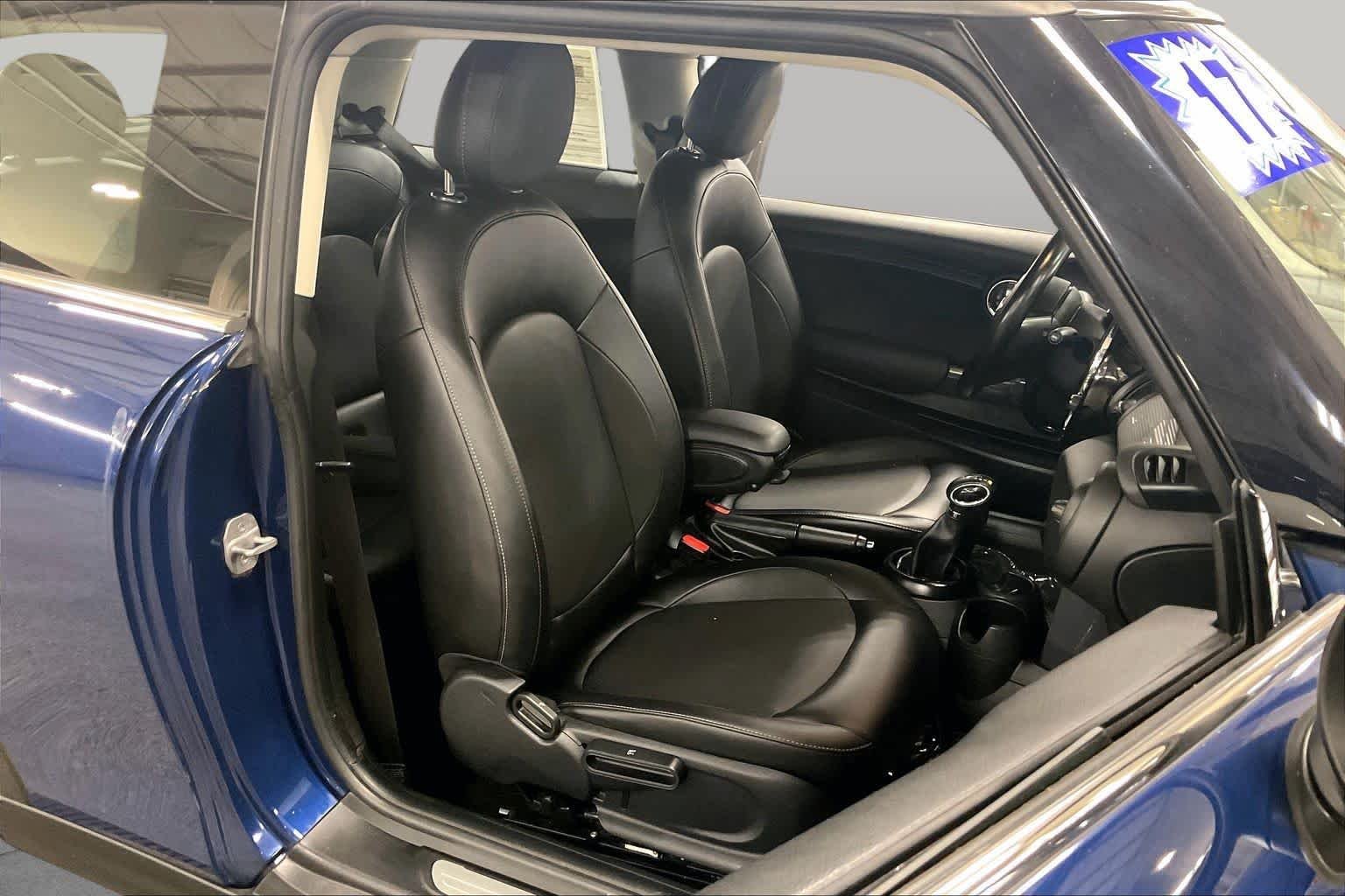 Used 2017 Deep Blue Metallic MINI Cooper image 9