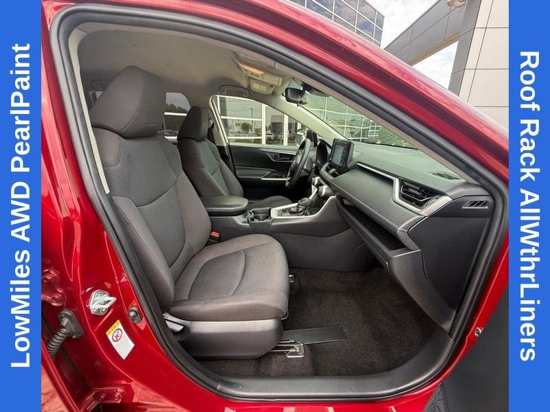 Used 2019 Pearl Toyota LE image 10