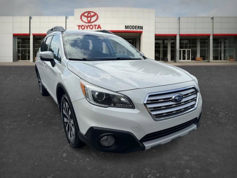Used 2015 Crystal White Pearl Subaru 2.5i Limited image 3