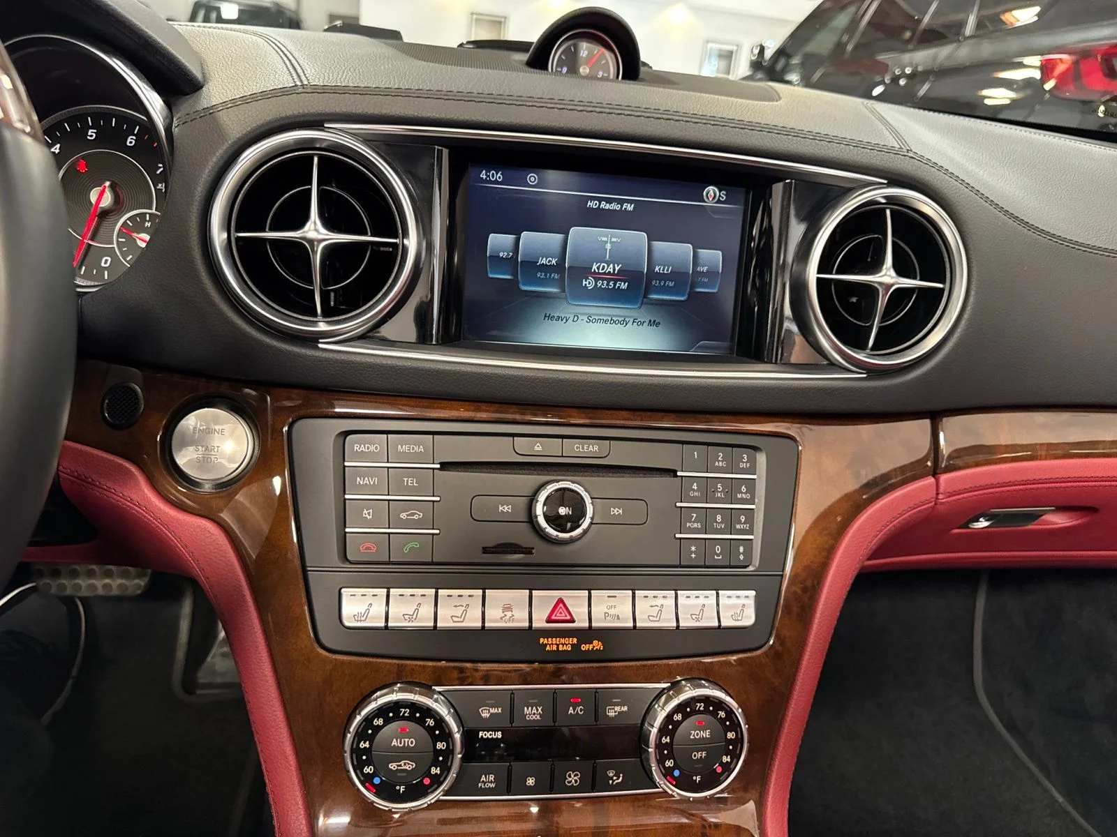 Used 2019 Silver Mercedes-Benz SL 550 image 32