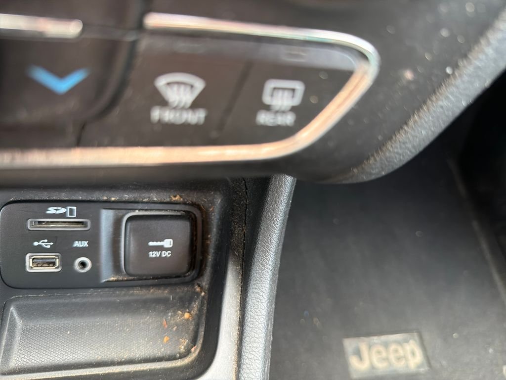 Used 2015 Black Jeep Limited image 11