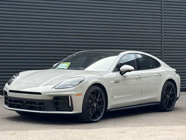 2025 Porsche Panamera E-Hybrid 4
