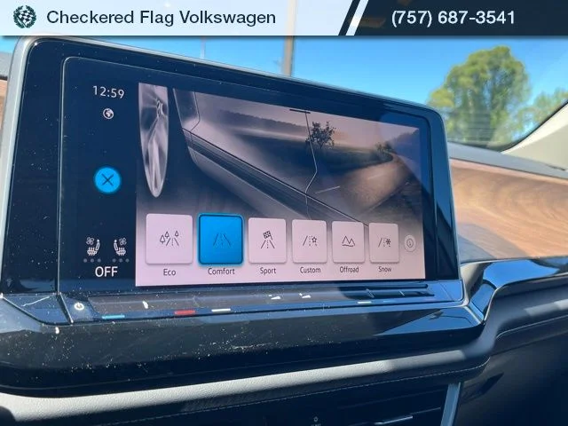 New 2026 White Volkswagen 2.0T SE w/Technology image 43