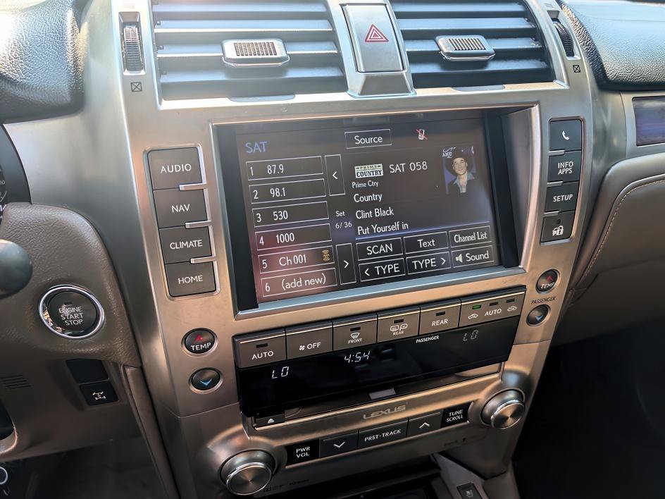 Used 2019 Gray Pearl Lexus 460 image 21
